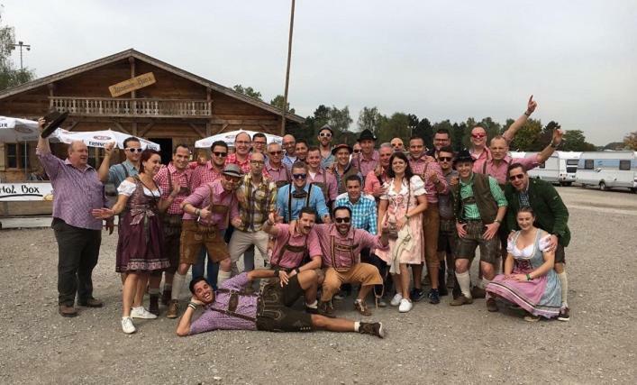 Oktoberfest Wiesn Camp Lodge Мюнхен Экстерьер фото