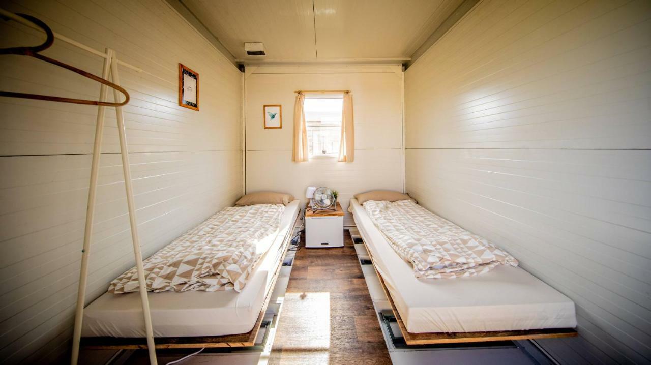 Oktoberfest Wiesn Camp Lodge Мюнхен Экстерьер фото