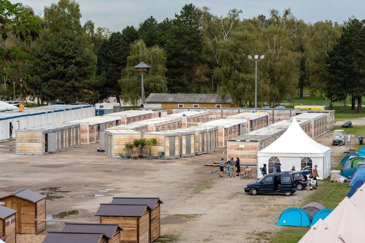 Oktoberfest Wiesn Camp Lodge Мюнхен Экстерьер фото